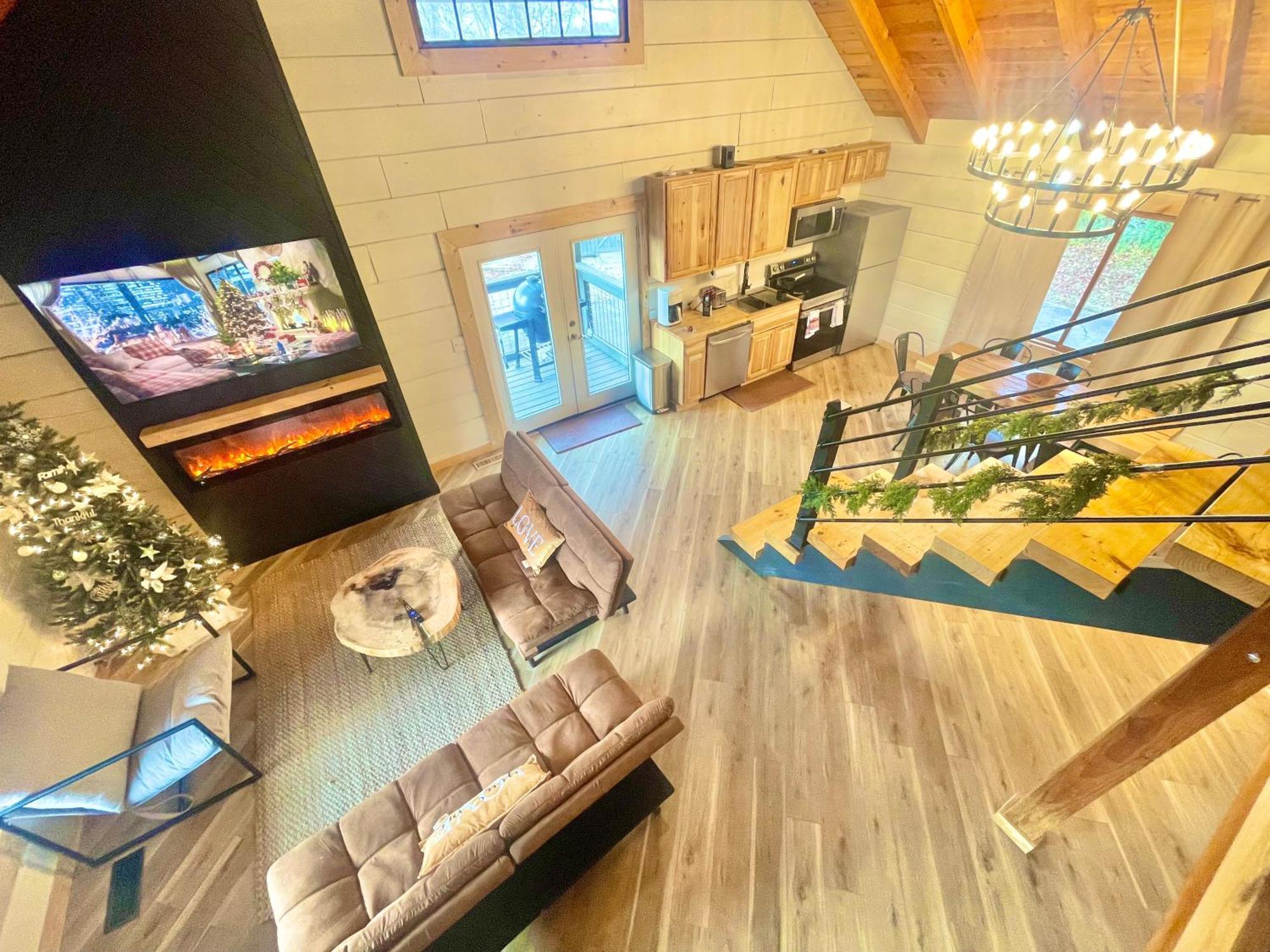 Modern Lake Side Nest• Hotub Fenced Yard King Beds Sevierville Ngoại thất bức ảnh